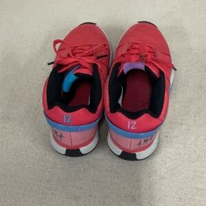 EUC boys Nike JA 1 FUEL sneakers